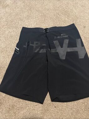 Reebok CrossFit Men’s Black training Board Shorts with Subtle Logo. Size 33